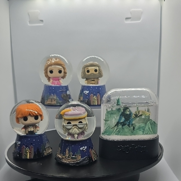 Warner Bros. Orange and Blue Chibi Dolls Collection - Picture 1 of 7